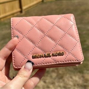 SOLD 🌸 Pink Michael Kors Wallet 🌸